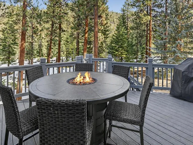 1264 Hidden Woods Dr — Photo 10