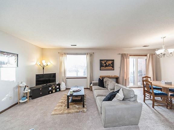 2nd image of 4533 Woodland Ave Unit 1