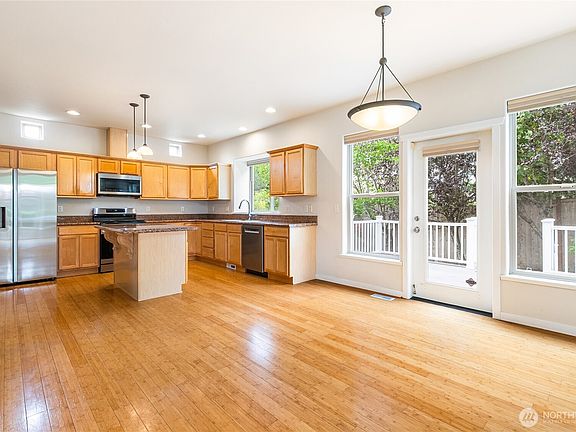 5th image of 1584 Kingswood Court