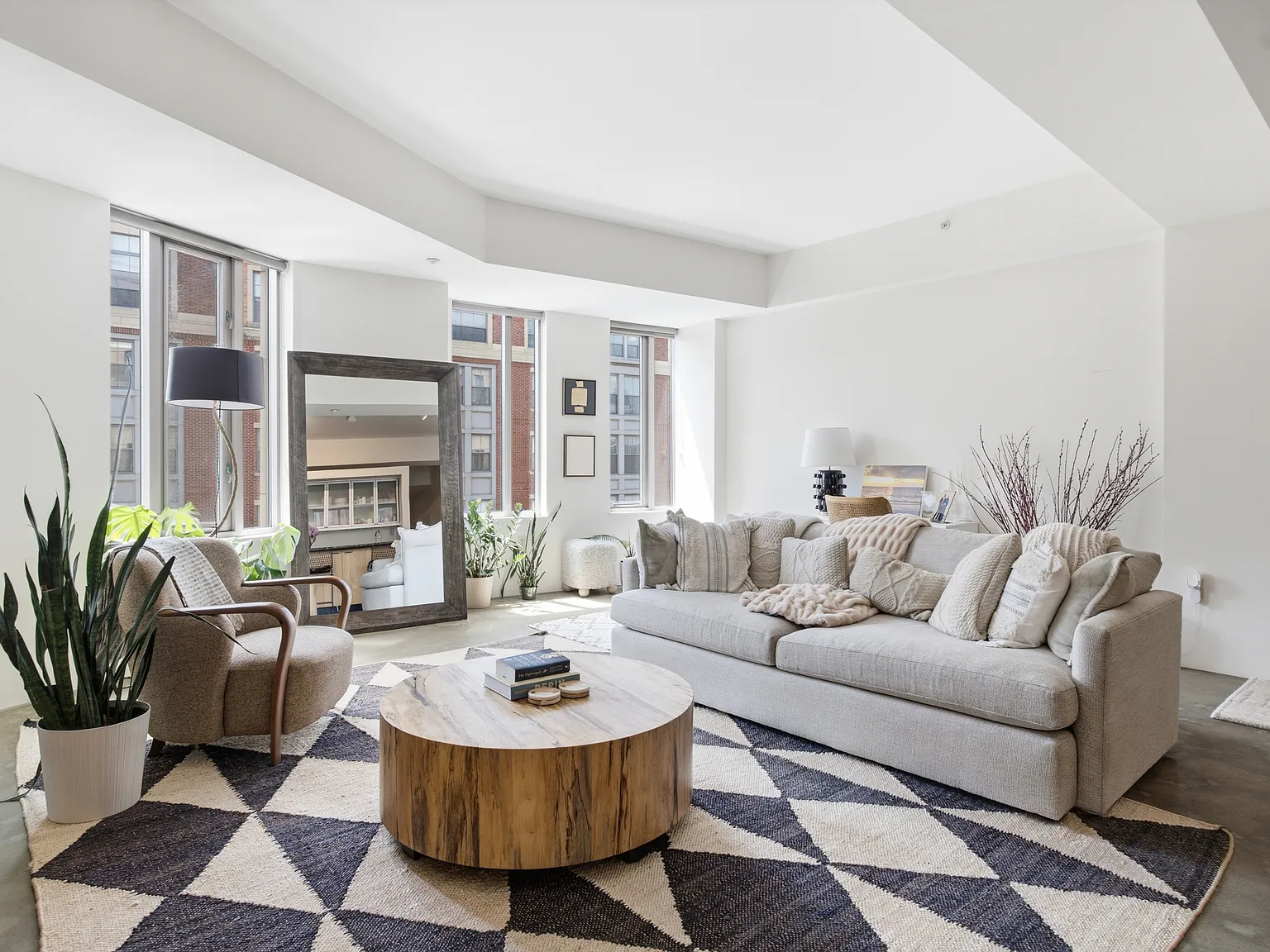 1 bed, 917 sqft, $4,500 — Photo 1