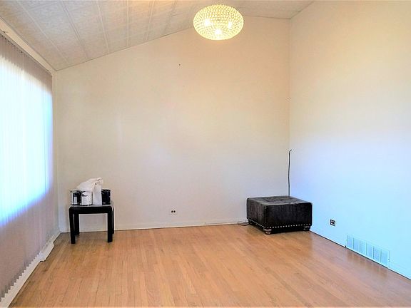 3rd image of 9031 N Grace Ave