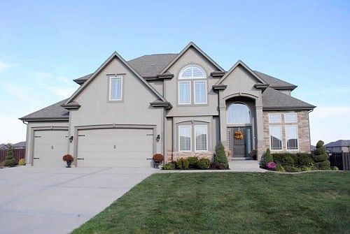1st image of 2802 NE Wood Creek Ln