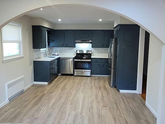 4th image of 741 Gramatan Ave