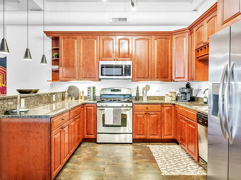 2042 E 4th St #300 — Photo 16