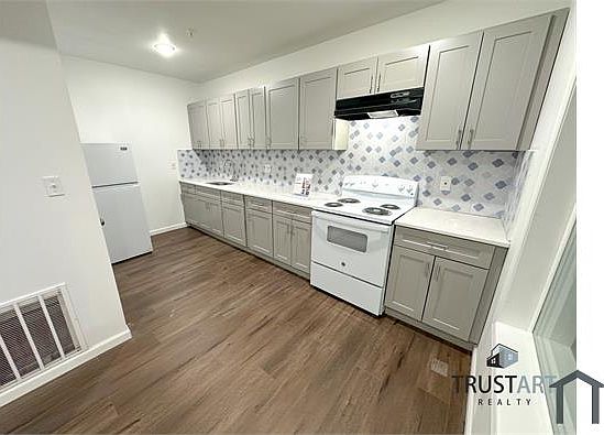 1st image of 2317 N 15th St #3