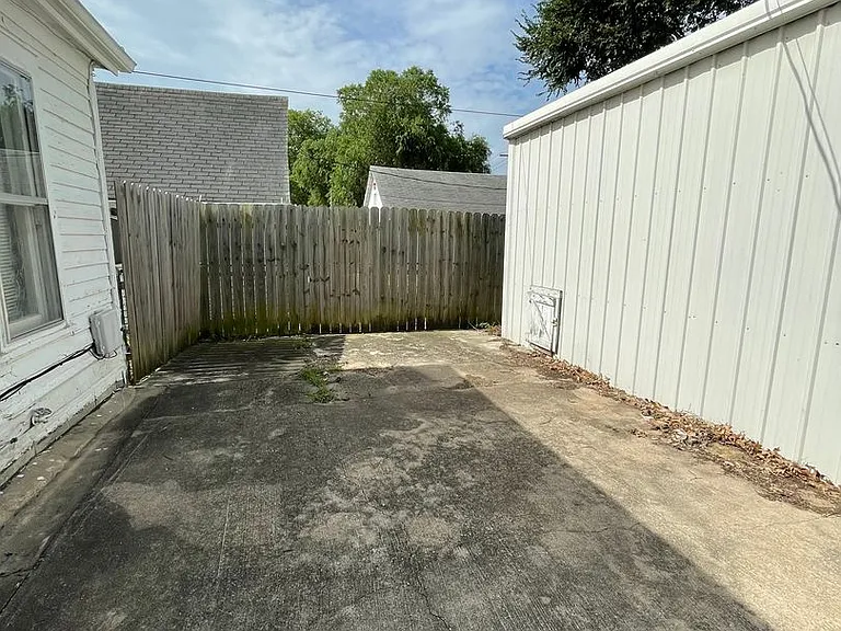 727 Congress St — Photo 20