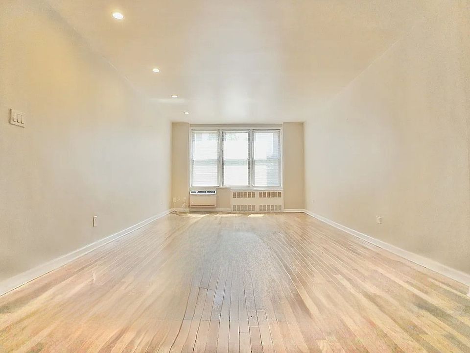 1st image of 3520 Leverich St #A