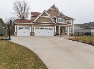 7453 Jamaica Ln, Portage, MI 49002