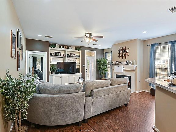 3rd image of 3714 Chantal Cir