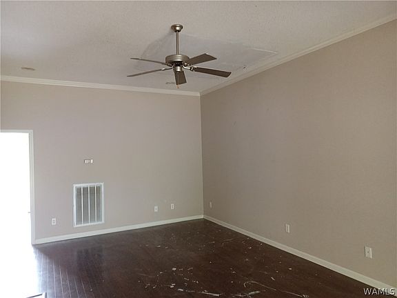 4th image of 9930 Lenox Cir