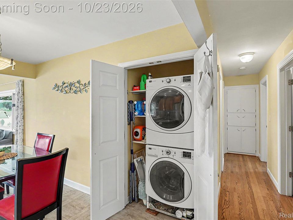 98 Edgelake Dr, photo 10