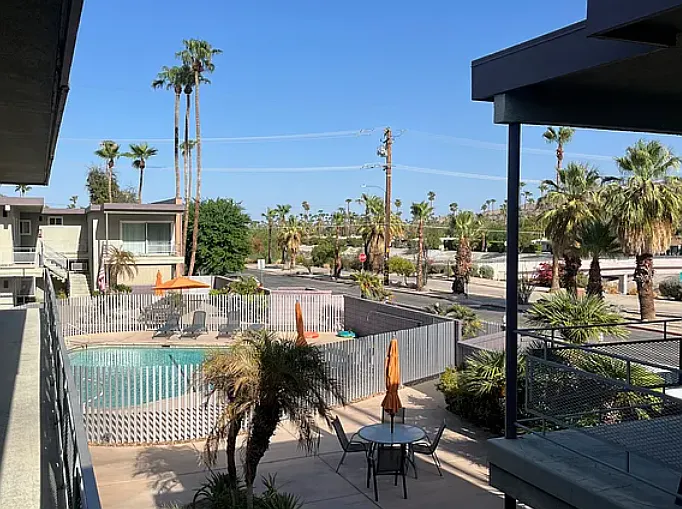 Riverwalk East