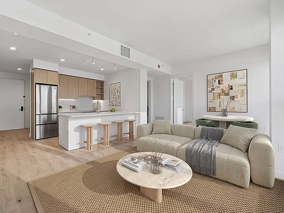 4th image of 636 W 158th St #10G