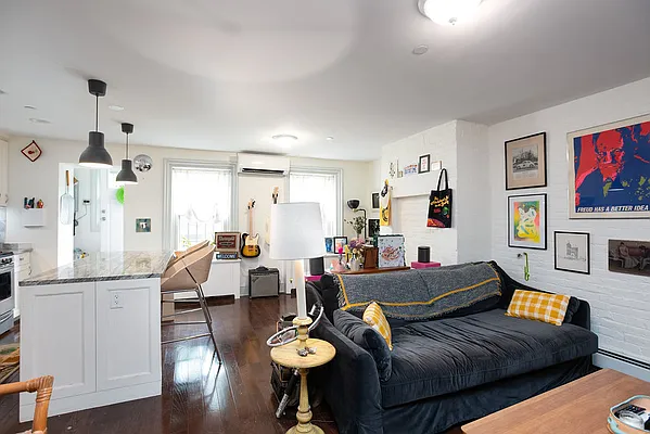 Sold by WorldWide Homes, Inc. | media 22