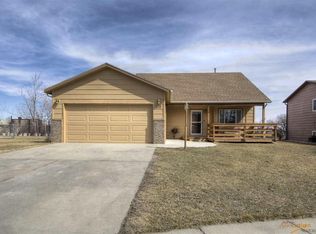 1518 Copperfield Dr, Rapid City, SD 57703