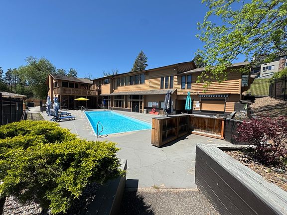 4th image of 180 Vista Ln #257