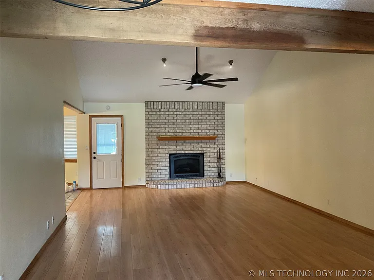 3209 Skylane Dr — Photo 2