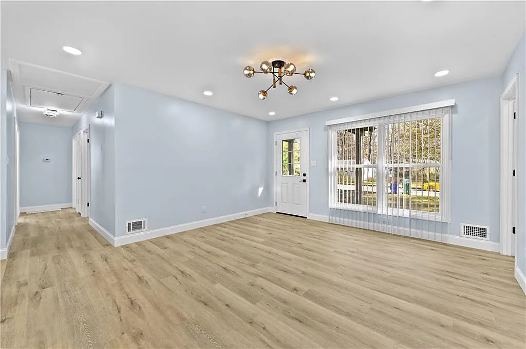Building Photo - 1728 Wayland Cir