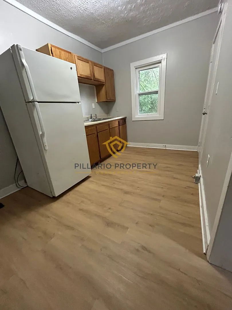 3943-3945 Cornelius Ave — Photo 3
