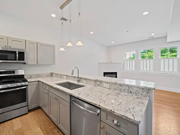 599 Washington St #12, Pembroke, MA 02359
