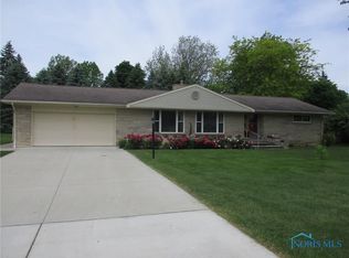 7 Park Lane Dr, Napoleon, OH 43545