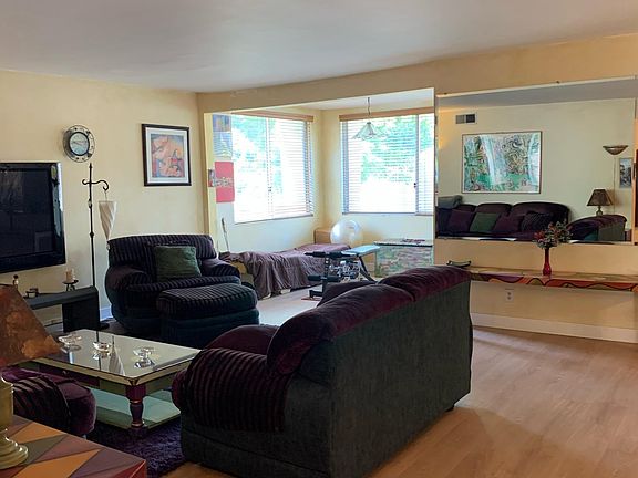 5th image of 5301 Balboa Blvd Unit E2