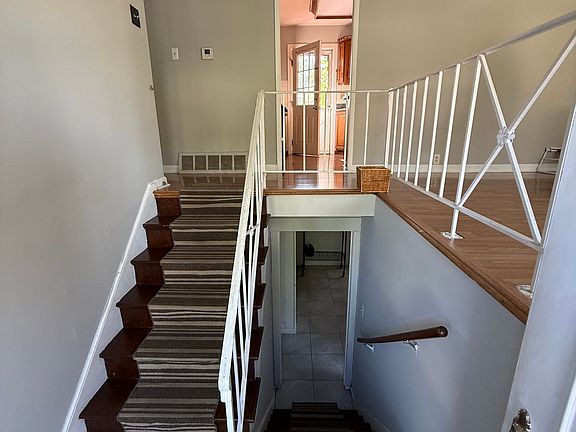 2nd image of 320 Hemlock Ave