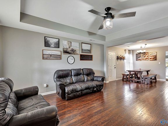 5th image of 2518 Marjorie Ln SW
