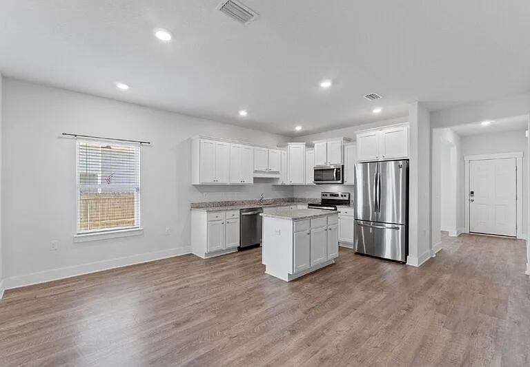 5857 Danbury Blvd — Photo 7
