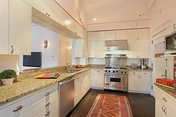 Sold by Corcoran | media 7