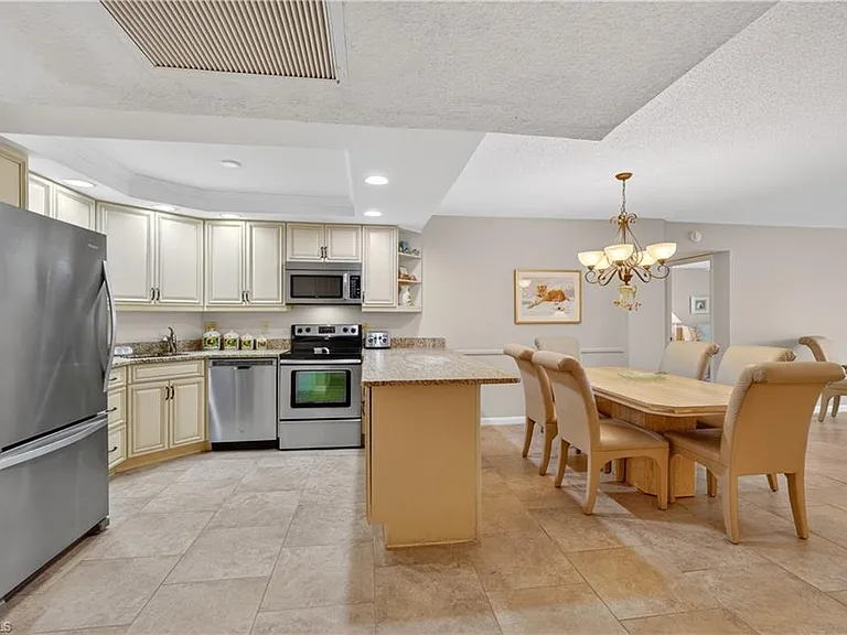5 Bluebill Ave #201 — Photo 10