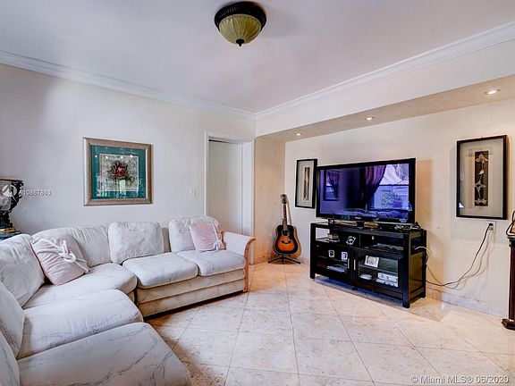 5th image of 327 Poinciana Dr #907