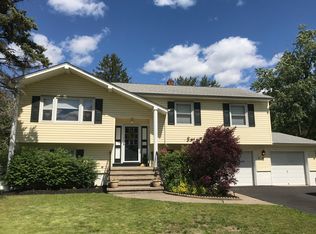 80 Forest Dr, Pompton Plains, NJ 07444