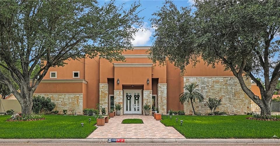 1st image of 2609 Lake Shore Dr