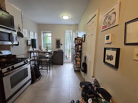 3rd image of 217 Hull St #1F