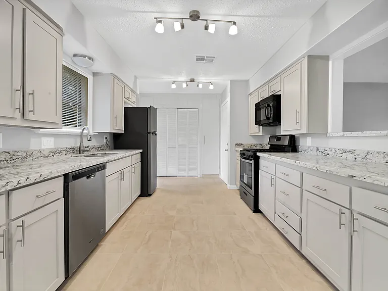 8619 Norton Dr — Photo 5