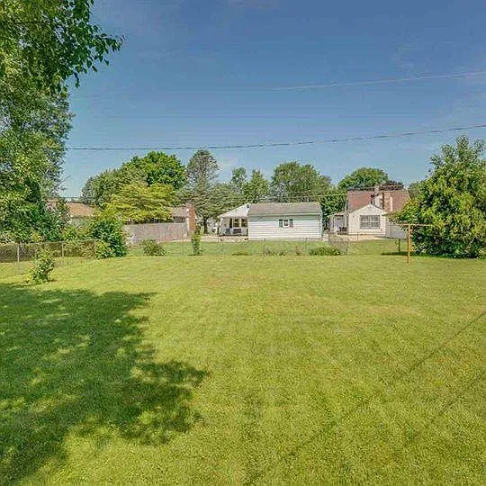1717 Rockne Dr — Photo 20