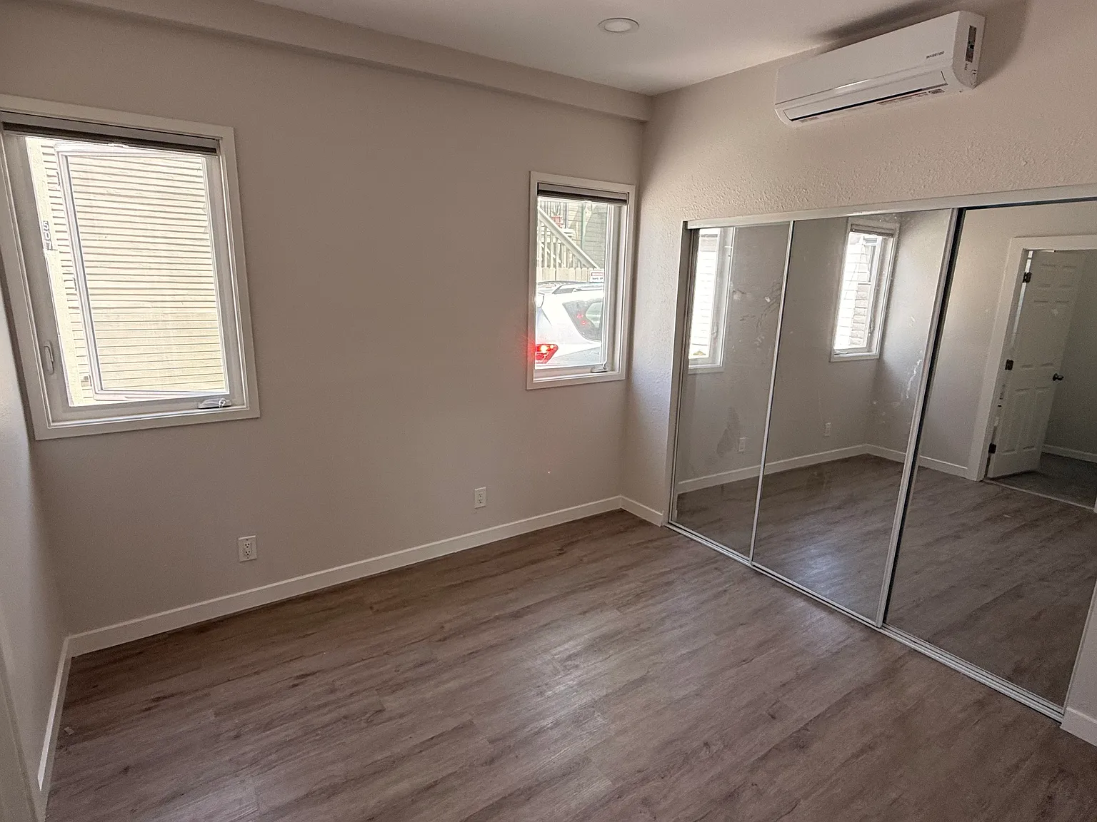 3 bed, 810 sqft, $3,395 — Photo 4