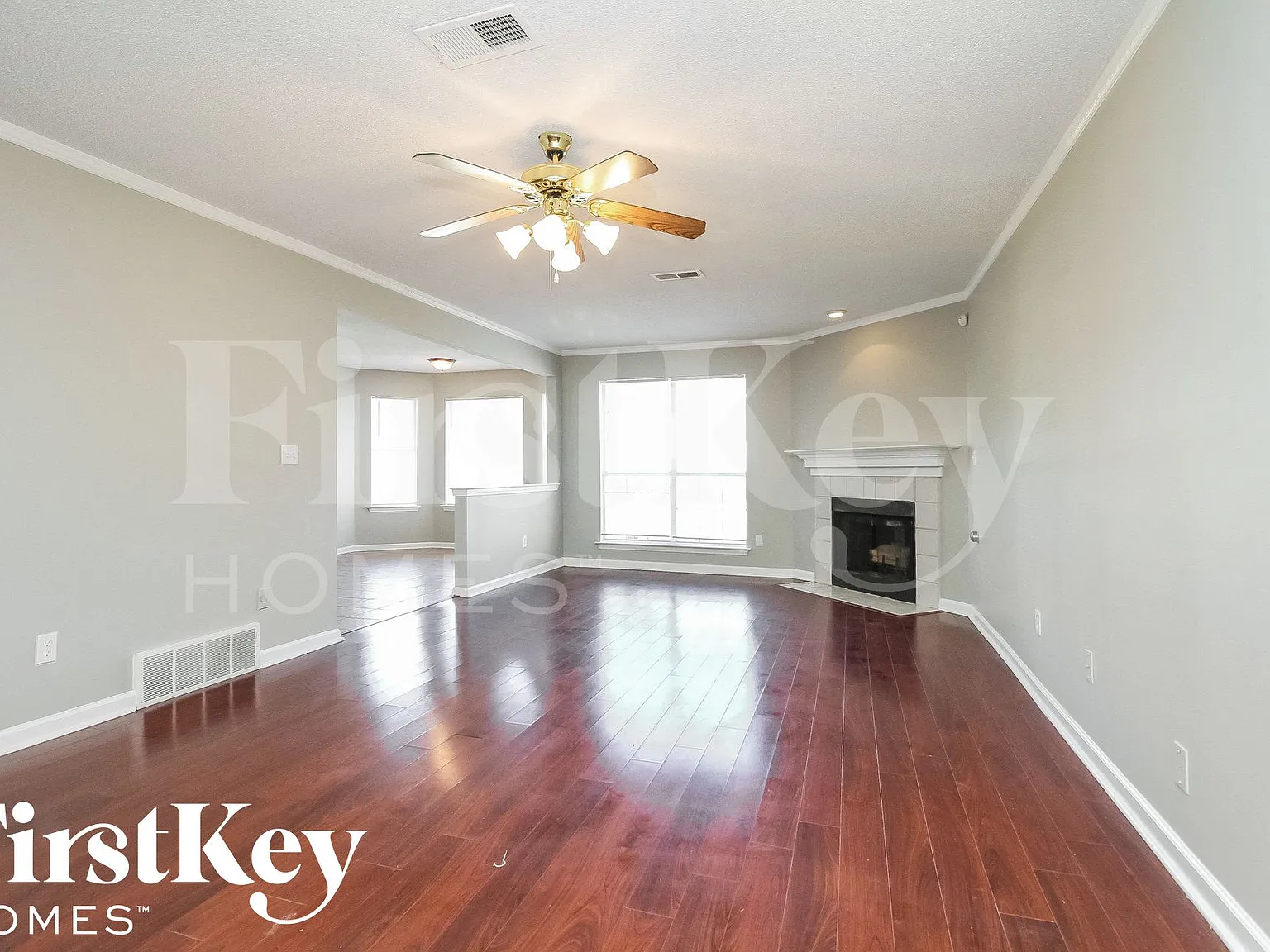 3 bed, 2.5 bath, 1847 sqft, $2,420 — Photo 3