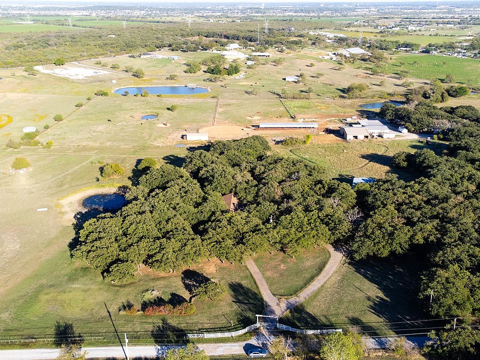 1st image of 4008 Tall Oaks Ln