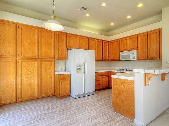 3rd image of 211 Thomas Dehaven Ln