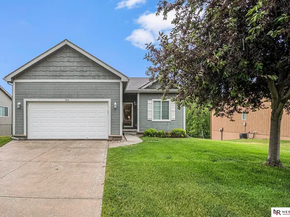 7436 Frederick St, La Vista, NE 68128