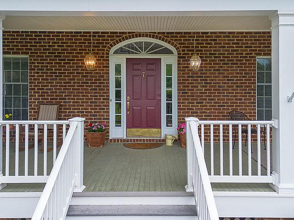 3rd image of 16 High Meadow Dr