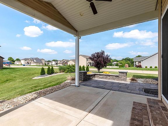 3rd image of 203 Smola Woods Ct