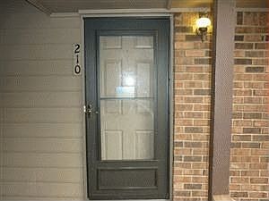 3rd image of 210-212 Glendale Ct