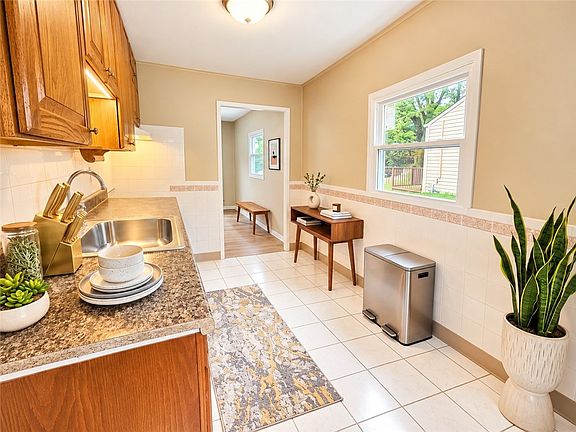 5th image of 5017 Sherwood Rd