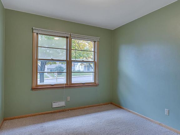 5th image of 312 6th Ave N