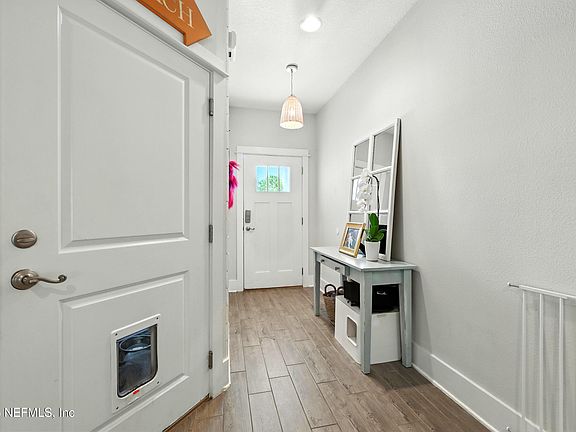 4th image of 616 2ND Avenue N