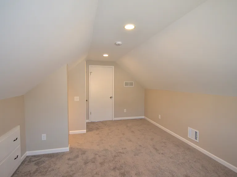 1122 Alcliff Ln — Photo 9