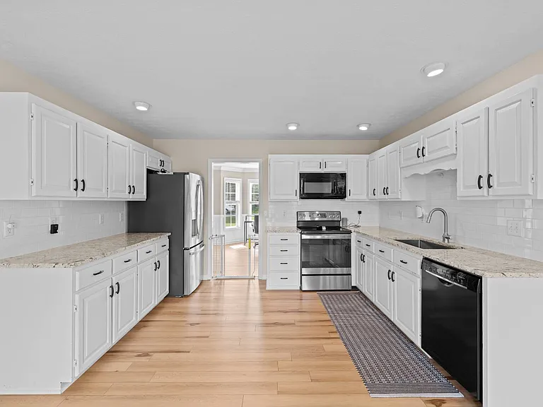 48 Boyington Blvd — Photo 10